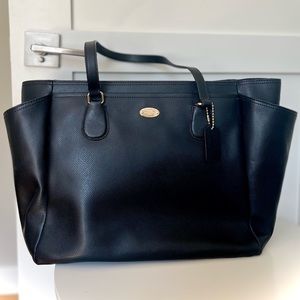 $589 NWOT Vintage Large Black Leather Coach Tote. PERFECT CONDITION!